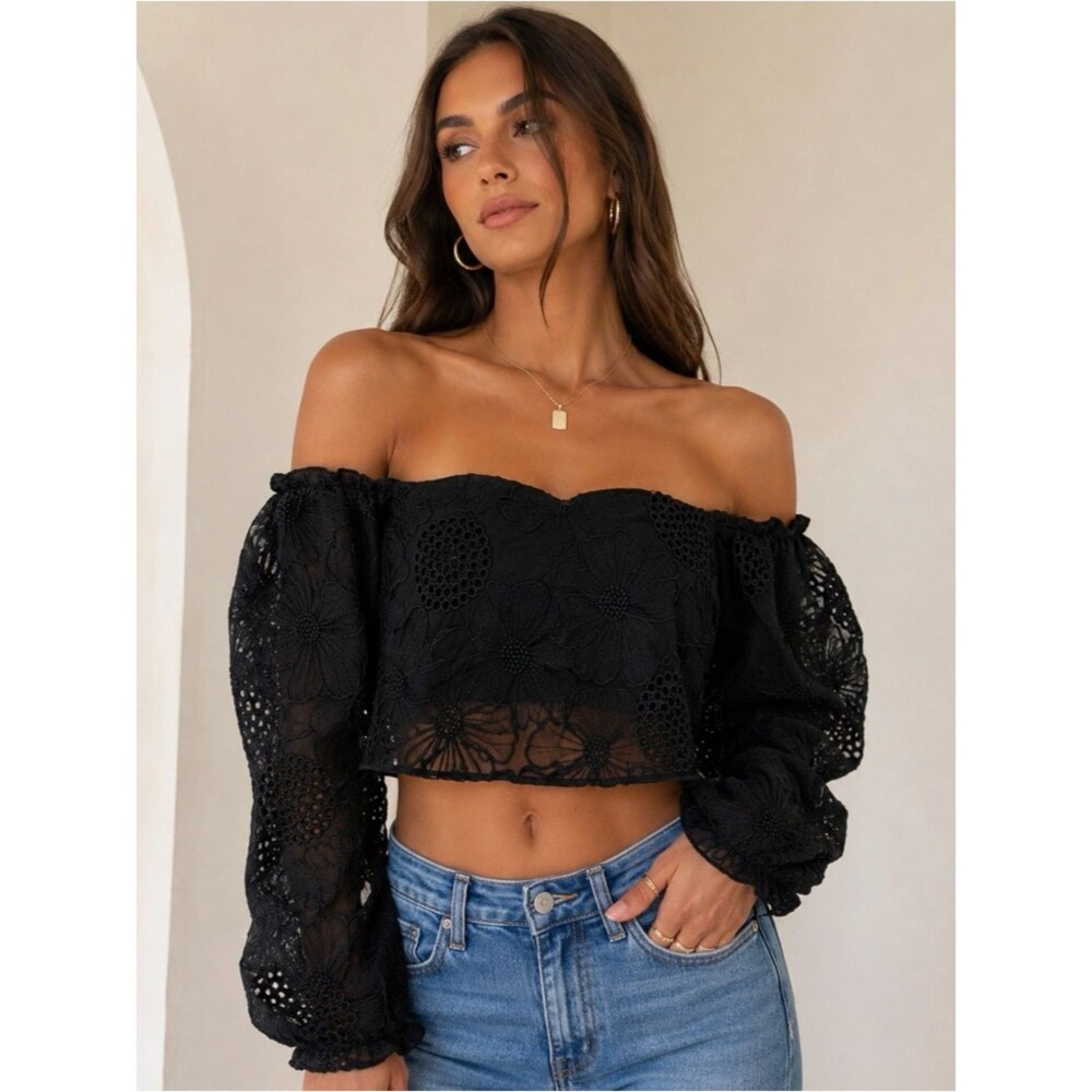 Guess Los Angeles Black Floral Embroidered Off Shoulder Crop Top Size Small